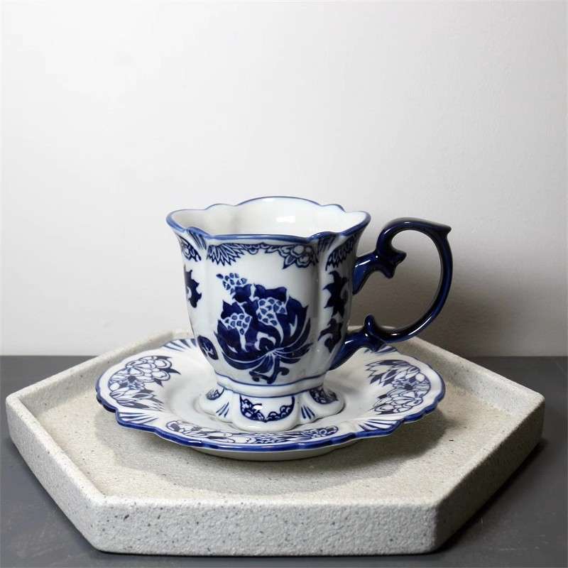 青花瓷咖啡杯碟套装新中式复古下午茶杯红茶杯茶壶凉白开餐桌摆件