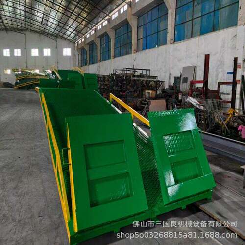 折叠式登车桥便携折叠登车桥钢结构登车桥移动式登车桥叉车过