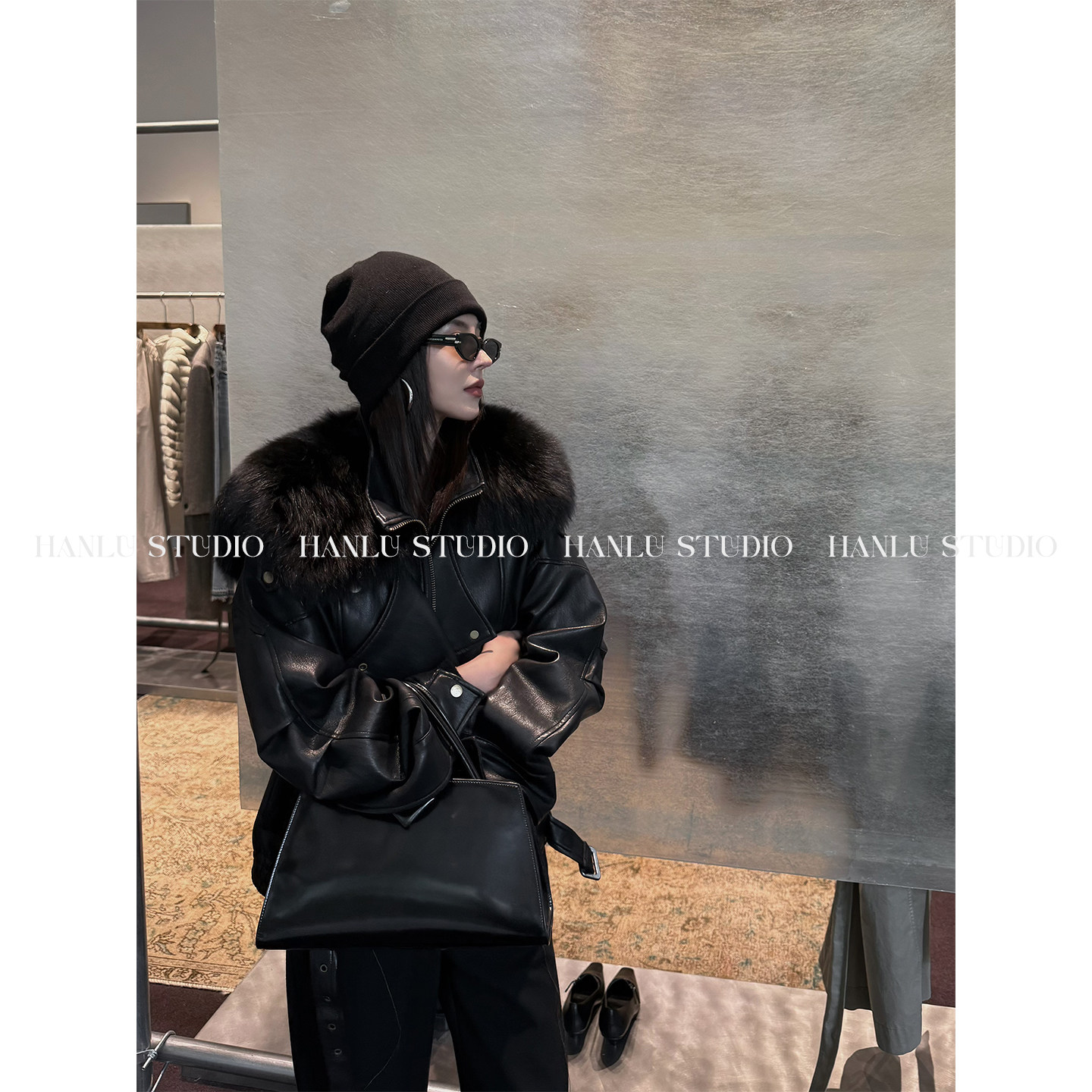 hanlu studio小众精裁阔型拉链黑色皮夹克外套狐狸毛领可拆卸冬