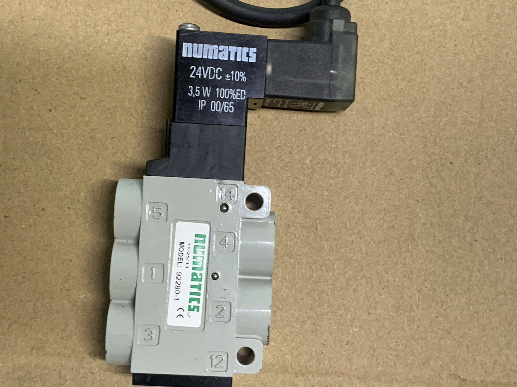 NUMATICS 92280-1 纽曼蒂克 电磁阀 正品 95新拆机 保好 - 实物图