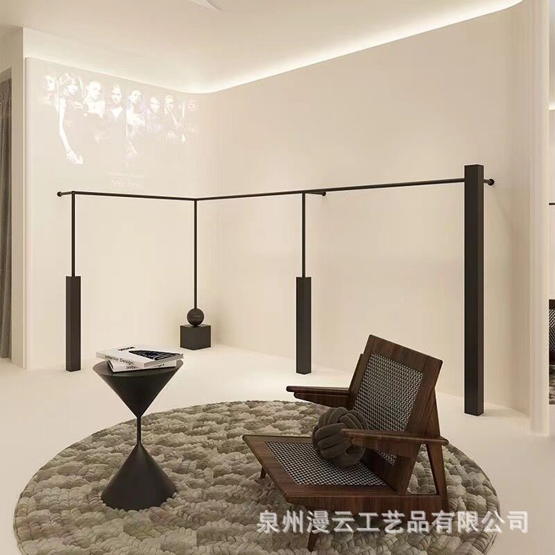 服装店展示架简约黑色铁艺加厚挂衣服架子上墙落地挂衣杆陈列货架