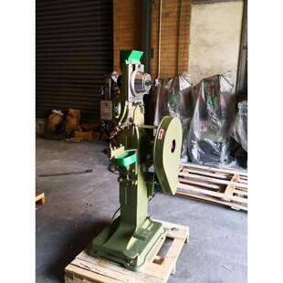 专业定制HC-8RE 小型铆钉机 适用于童车、頭盔等五金配件之铆合