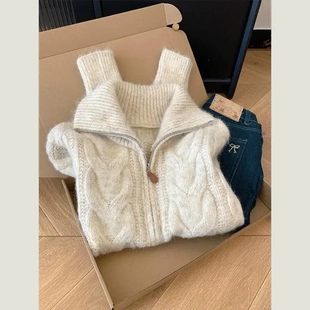 高领麻花拉链开衫毛衣女款2026新款秋冬季加厚慵懒风立领针织外套