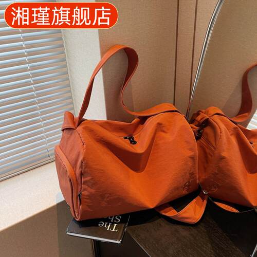 运动包女大容量健身短途旅行单肩