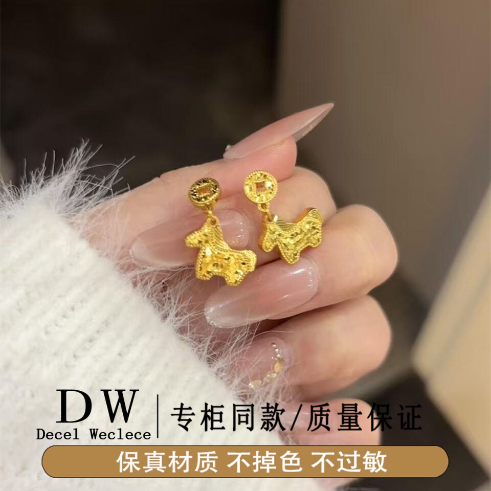 奥特莱斯18K金金色碎碎冰小马铜钱爆闪耳钉2026新款感时尚大气马