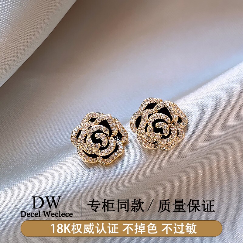 奥特莱斯【专柜正品】18K金黑色镶钻立体山茶花耳钉耳饰