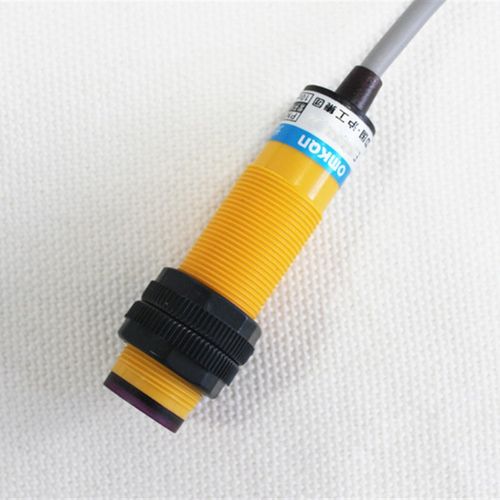 沪工红外线漫反射光电开关感应传感器E3F-DS10C4B2P1P2N12P12Y1Y2