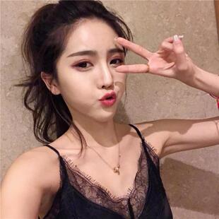 新款 宽松内搭网红吊带背心色蕾丝拼接打底性感领内衣