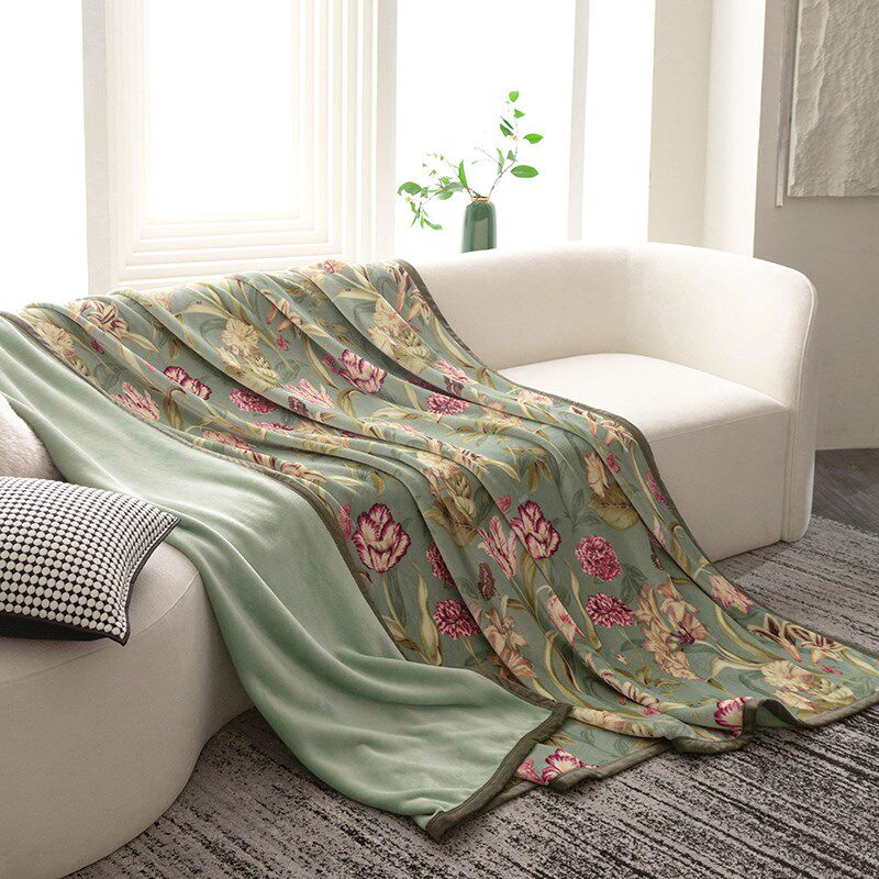 现代法兰绒毛毯办公室午休毯单人双人空调毯双层加厚珊瑚绒毯子