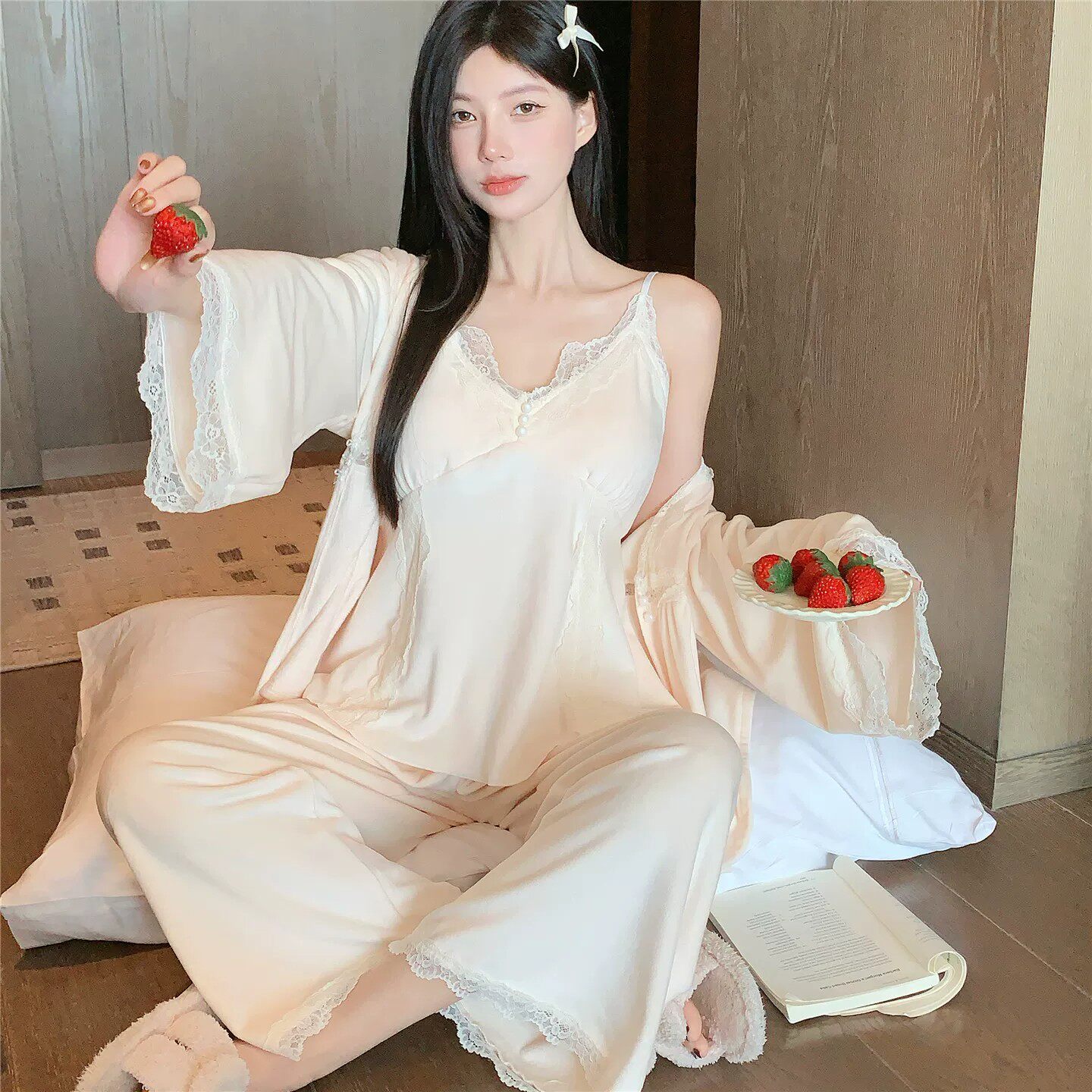 法式蕾丝花边海岛绒睡衣三件套秋冬新款带胸垫柔软双面绒家居服女