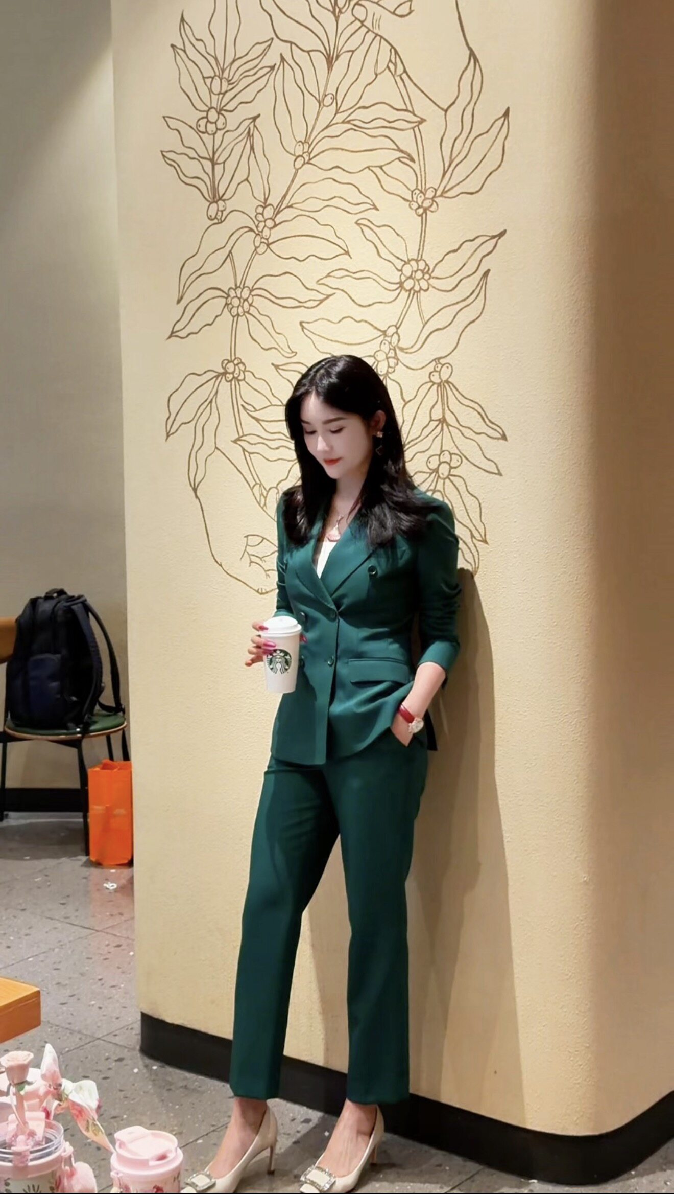 【臻韩美】新款祖母绿双排扣长袖九分裤套装女秋装气质女神范西服