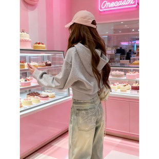 灰色修身短款外套收腰连帽卫衣女独特漂亮小上衣早秋冬季韩系穿搭