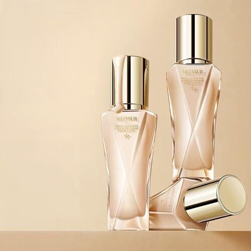 Moisturizing Two-tone Liquid Foundation 水润养肤粉底液