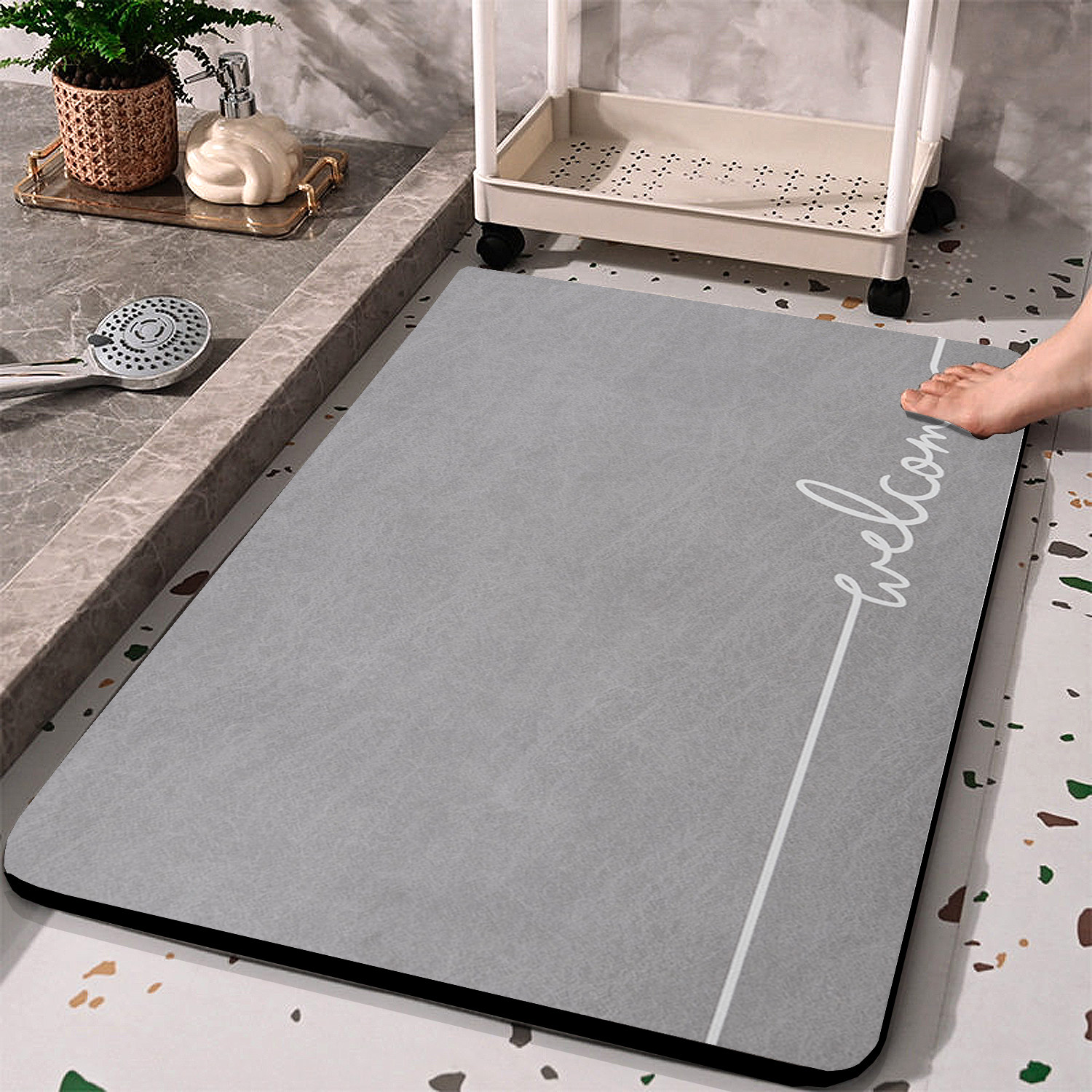 浴室防滑垫防摔地垫高端卫生间速干门口吸水老人洗澡专用2026新款