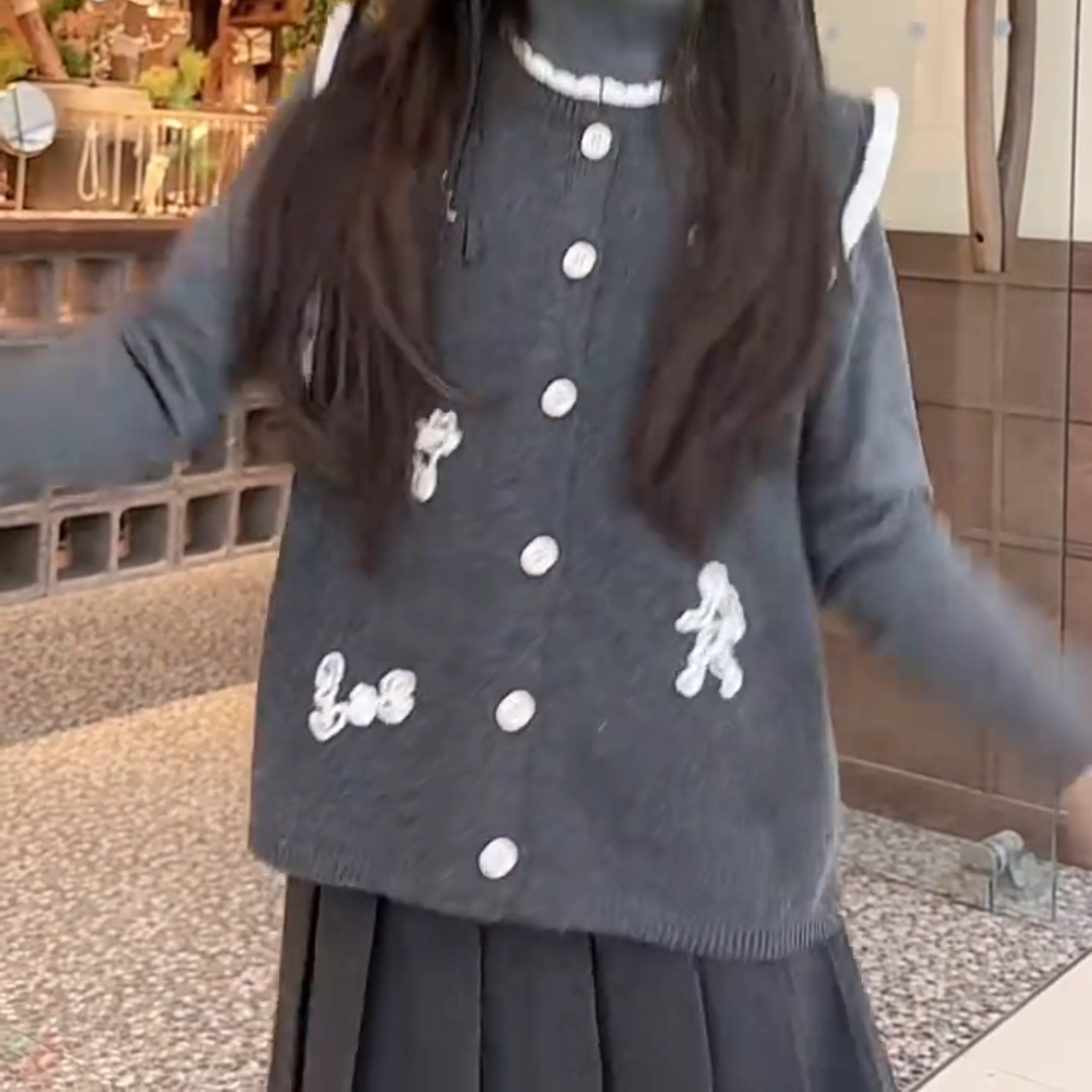 女童秋季刺绣针织马甲韩版开衫背心儿童洋气外搭无袖毛衣上衣