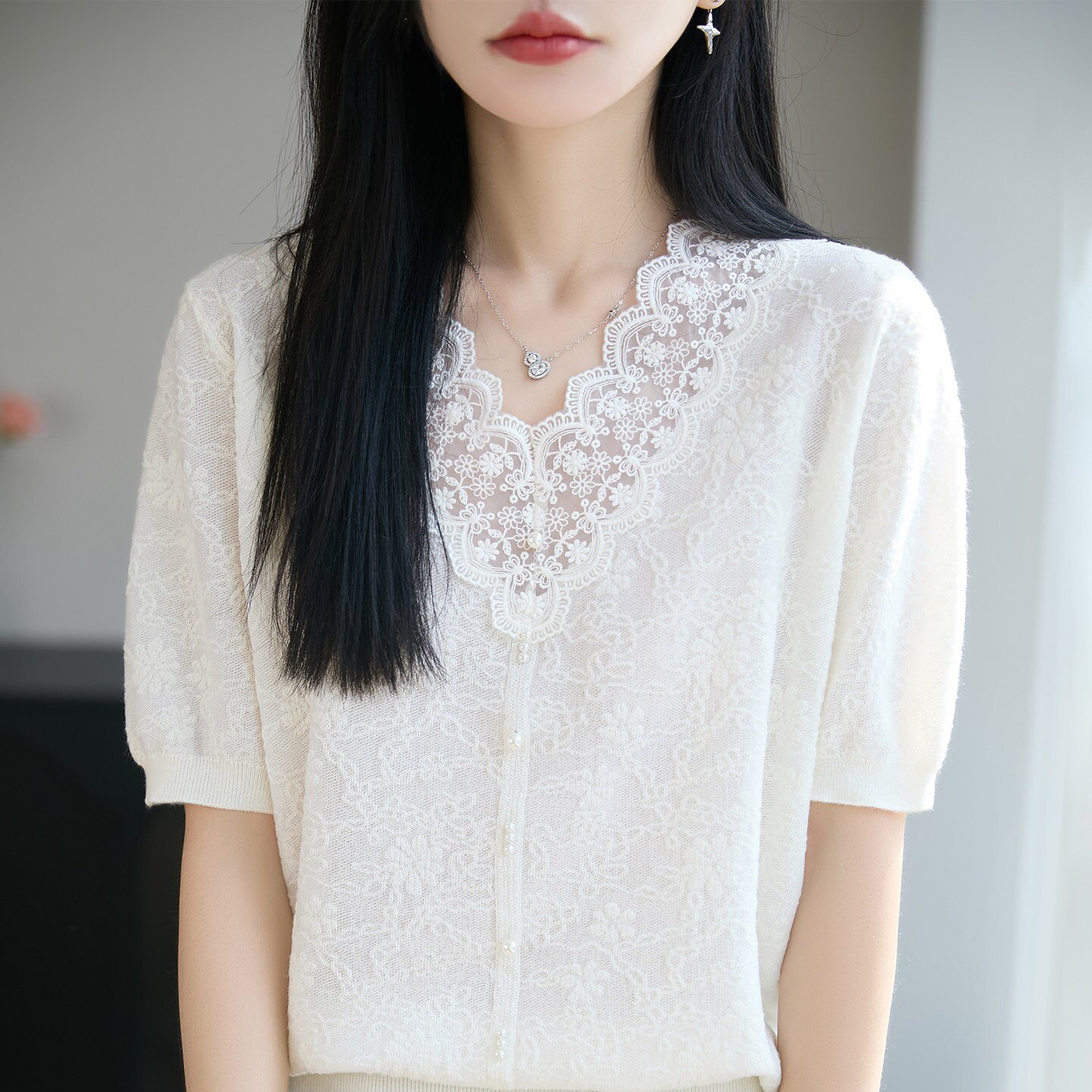 法式夏季v领欧根纱针织短袖t恤女宽松甜美蕾丝半袖白色上衣小衫