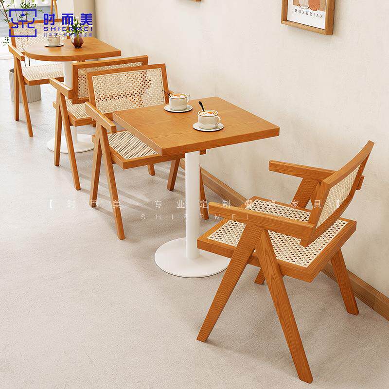 咖啡厅奶茶店实木小方桌商用日式主题餐厅烘焙店休闲餐桌椅组合
