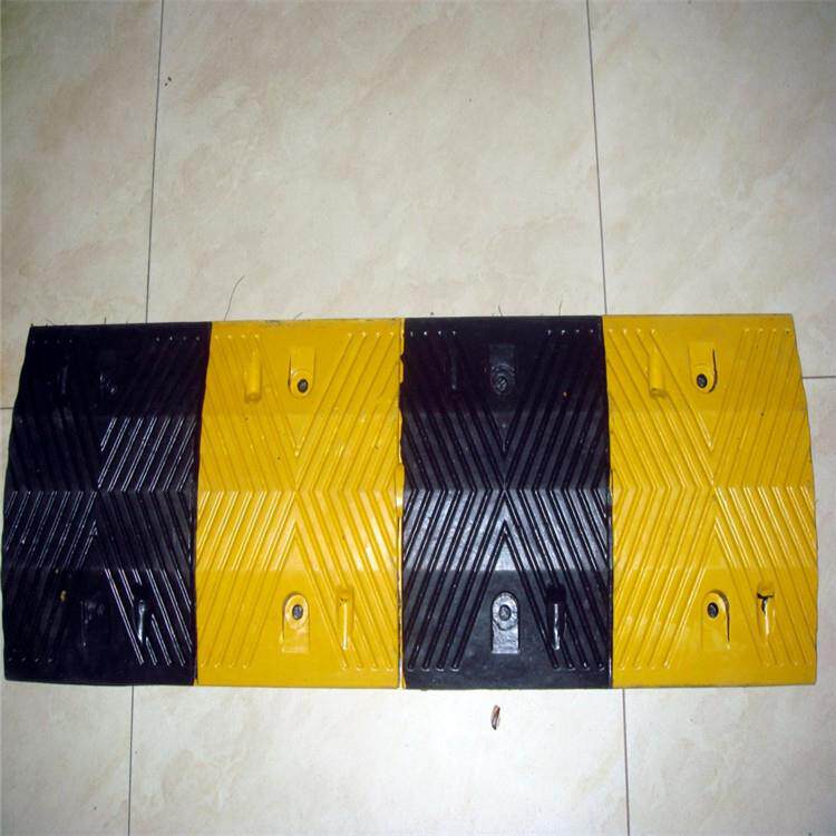 道路减速带/橡胶减速带/公路减速带/1000*350*35mm减速带交通设施