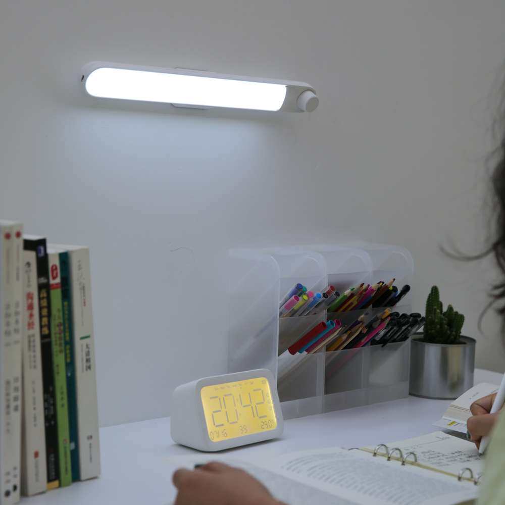 学生用台灯学习护眼灯充电插电两用书桌宿舍灯管led阅读酷毙