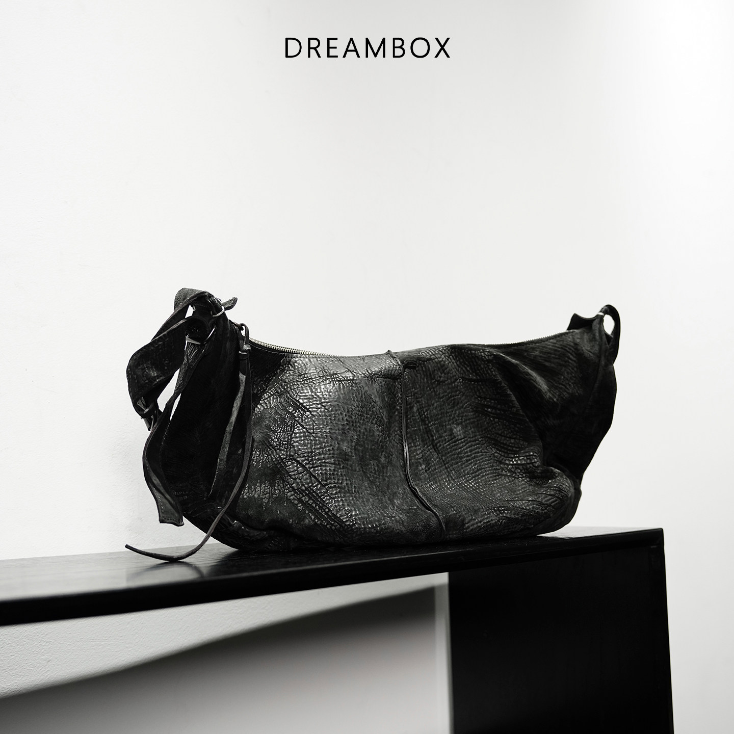 DREAMBOX钧博新款潮牌大容量通勤单肩饺子包缩纹马臀皮百搭斜挎包