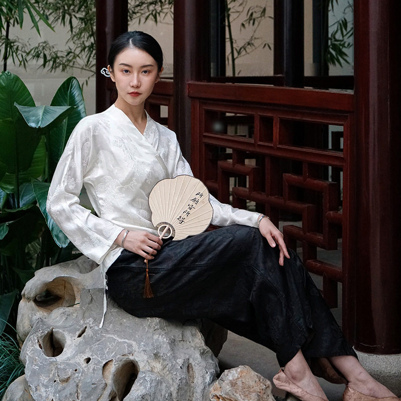 桑蚕丝真丝中国风松鼠汉服新中式长袖2026新款春秋女装上衣女衬衣