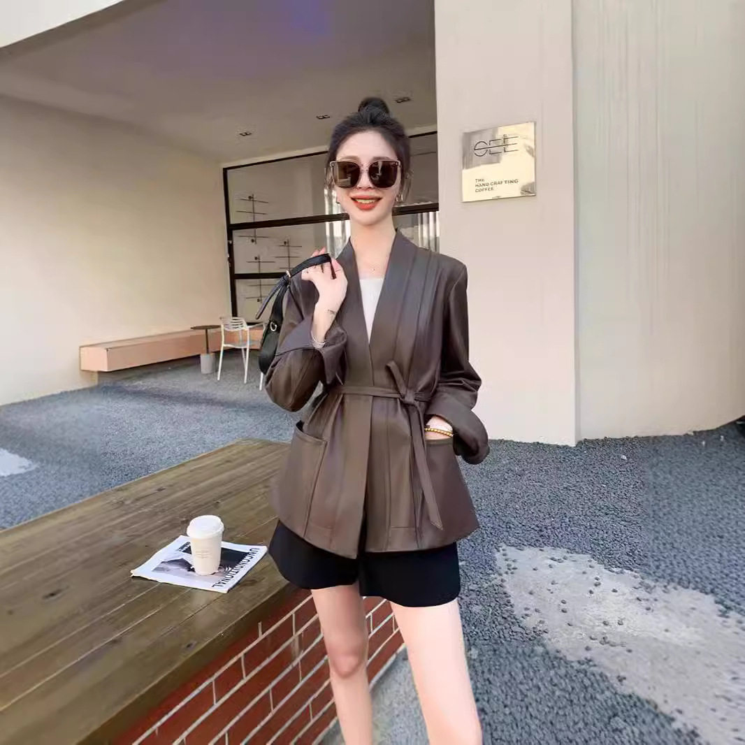 欧洲站2026春秋新款真皮系带收腰气质绵羊皮皮衣V领小个子外套女