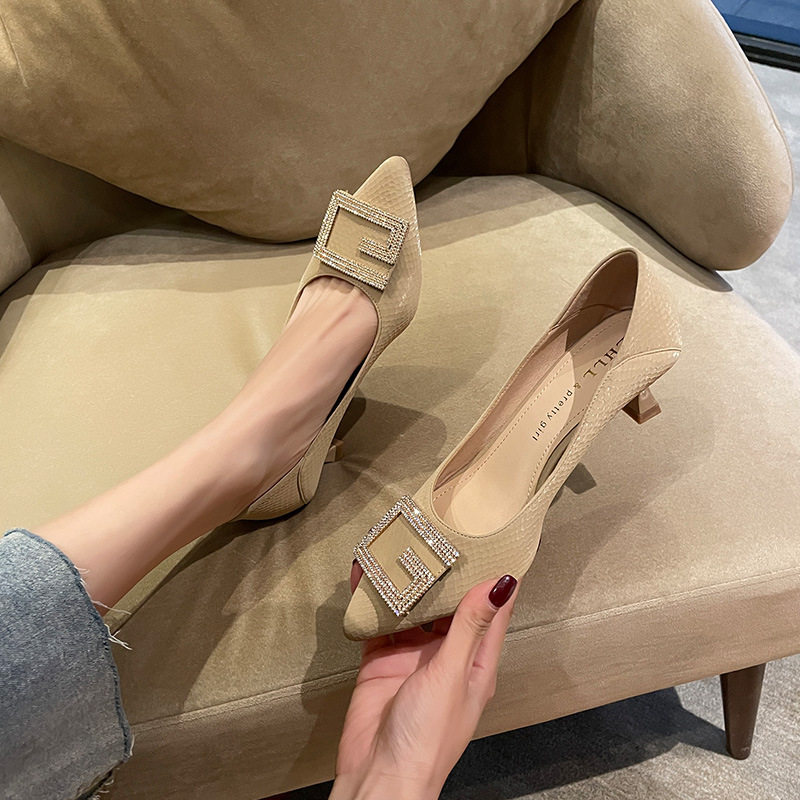 高跟鞋女 春季软皮职业细跟女单鞋胖脚宽肥大码女鞋41宽脚