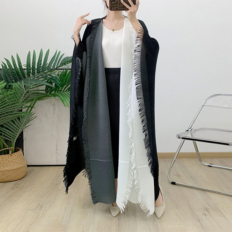跨境大码女装服装2024新款拼色流苏开衫风衣长袍褶皱披肩