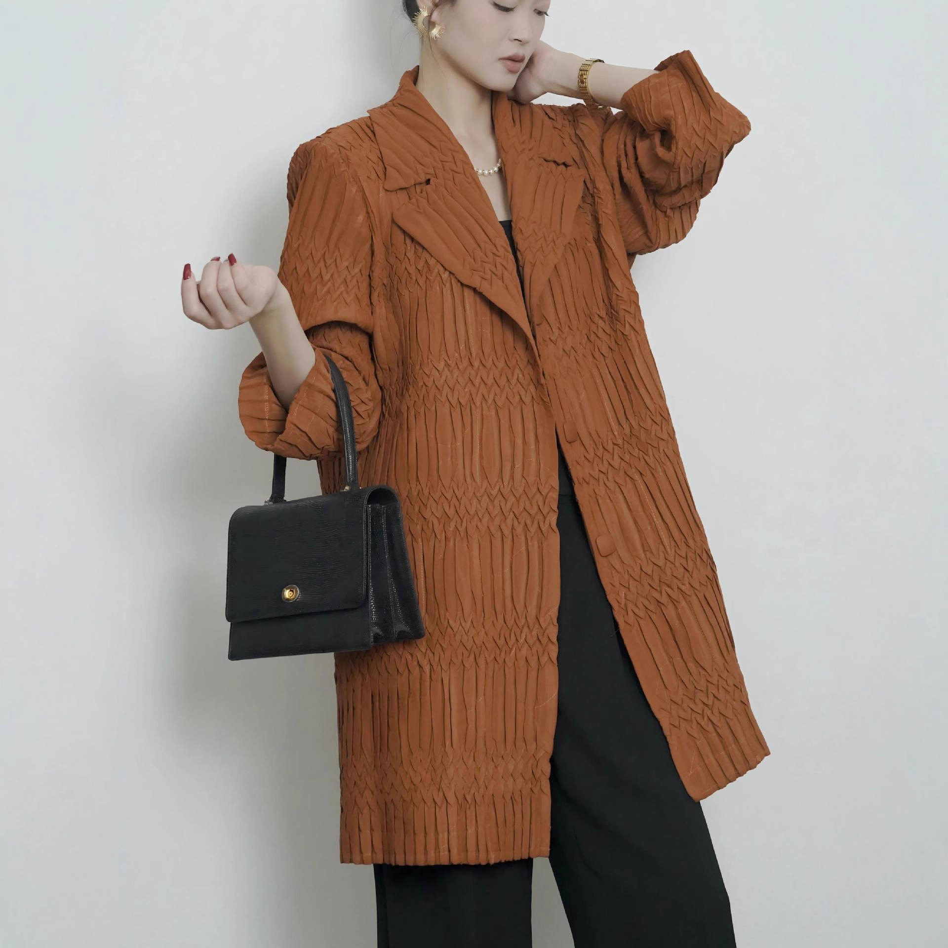 三宅冬季重手工褶夹棉宽松棉服2025显瘦压褶加棉保暖棉风衣外套女