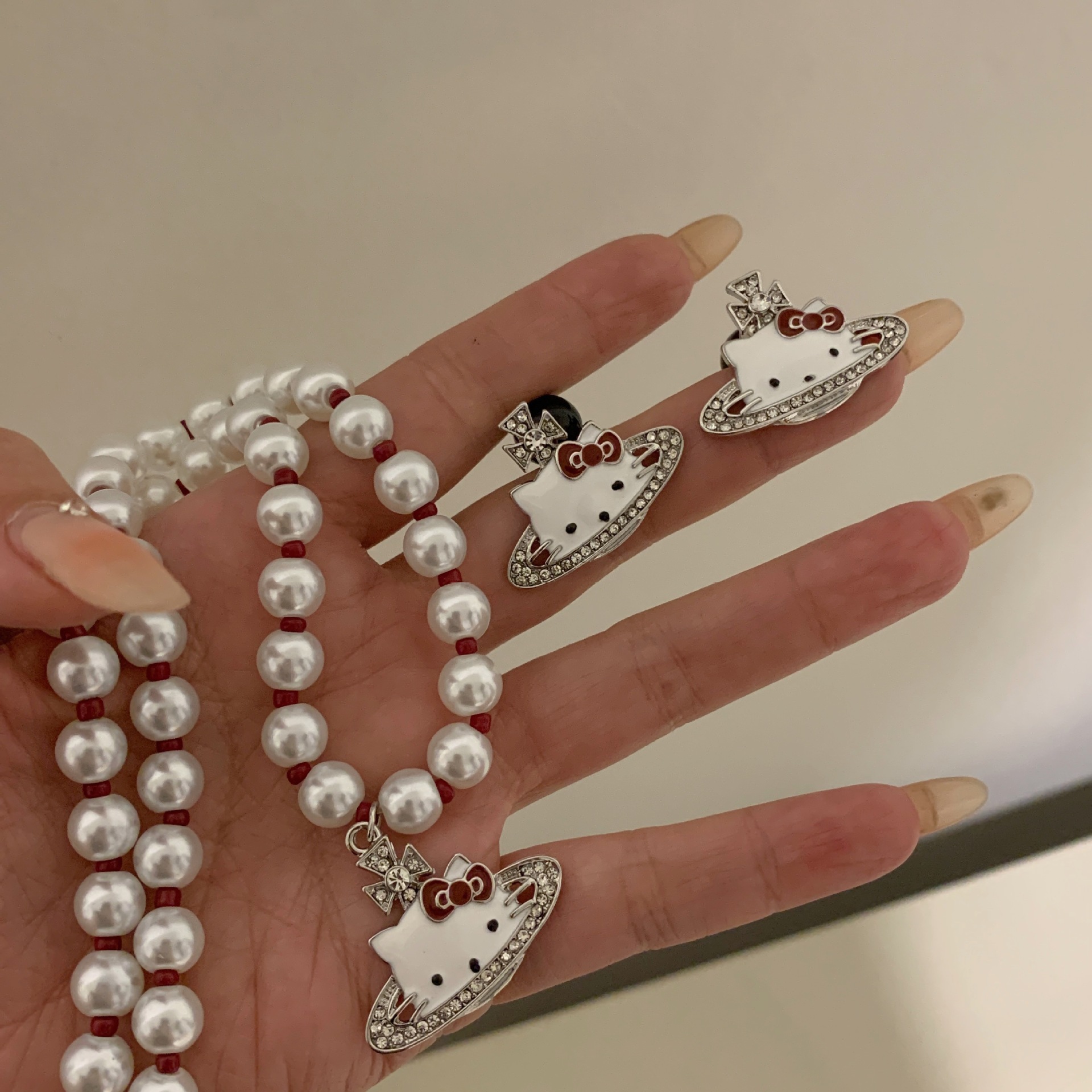 可可爱爱kt猫猫耳环耳钉女项链套装春夏衣服配饰装饰简约挂件颈链