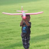 超大泡沫飞机手掷手抛儿童投掷滑翔机航空模型比赛户外玩具