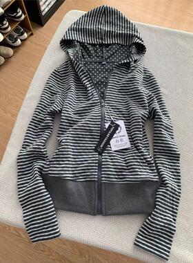 条纹修身卫衣外套女正肩显瘦薄款收腰上衣设计感小众韩系早秋穿搭