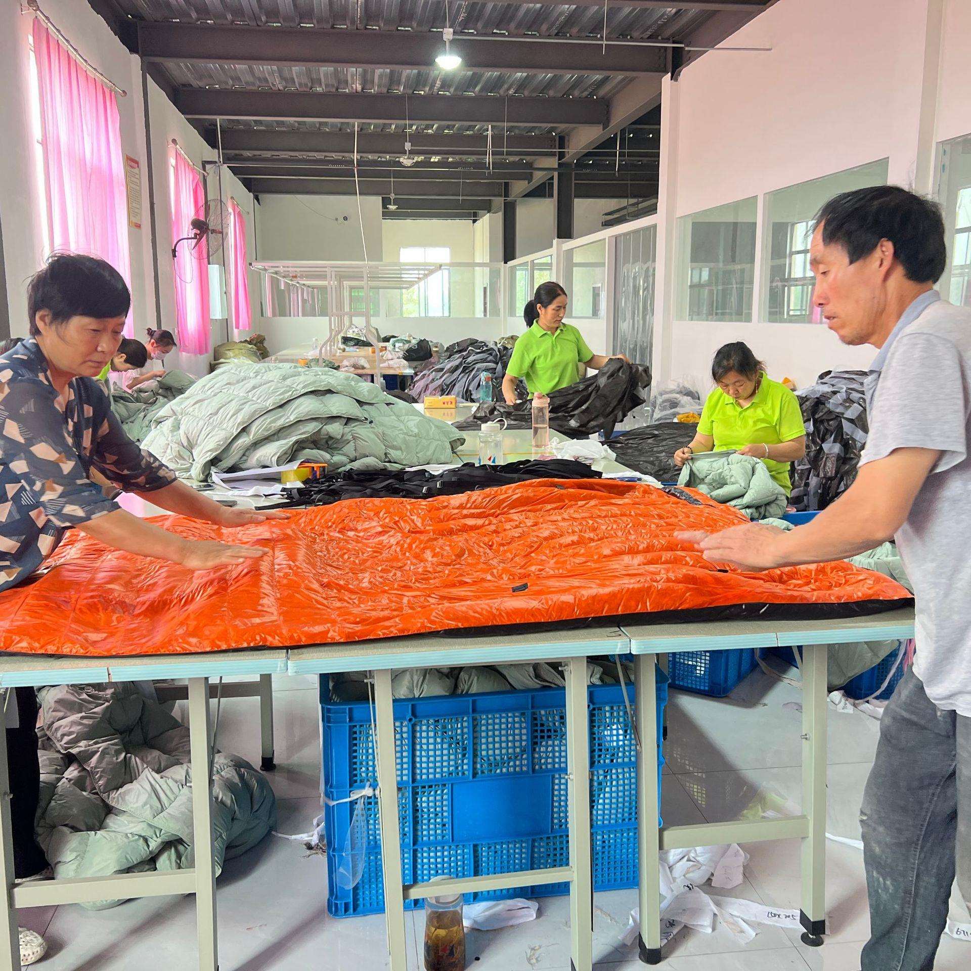 工厂直供户外野营吊床毯羽绒保暖防风尼龙羽绒毯可调吊床配件