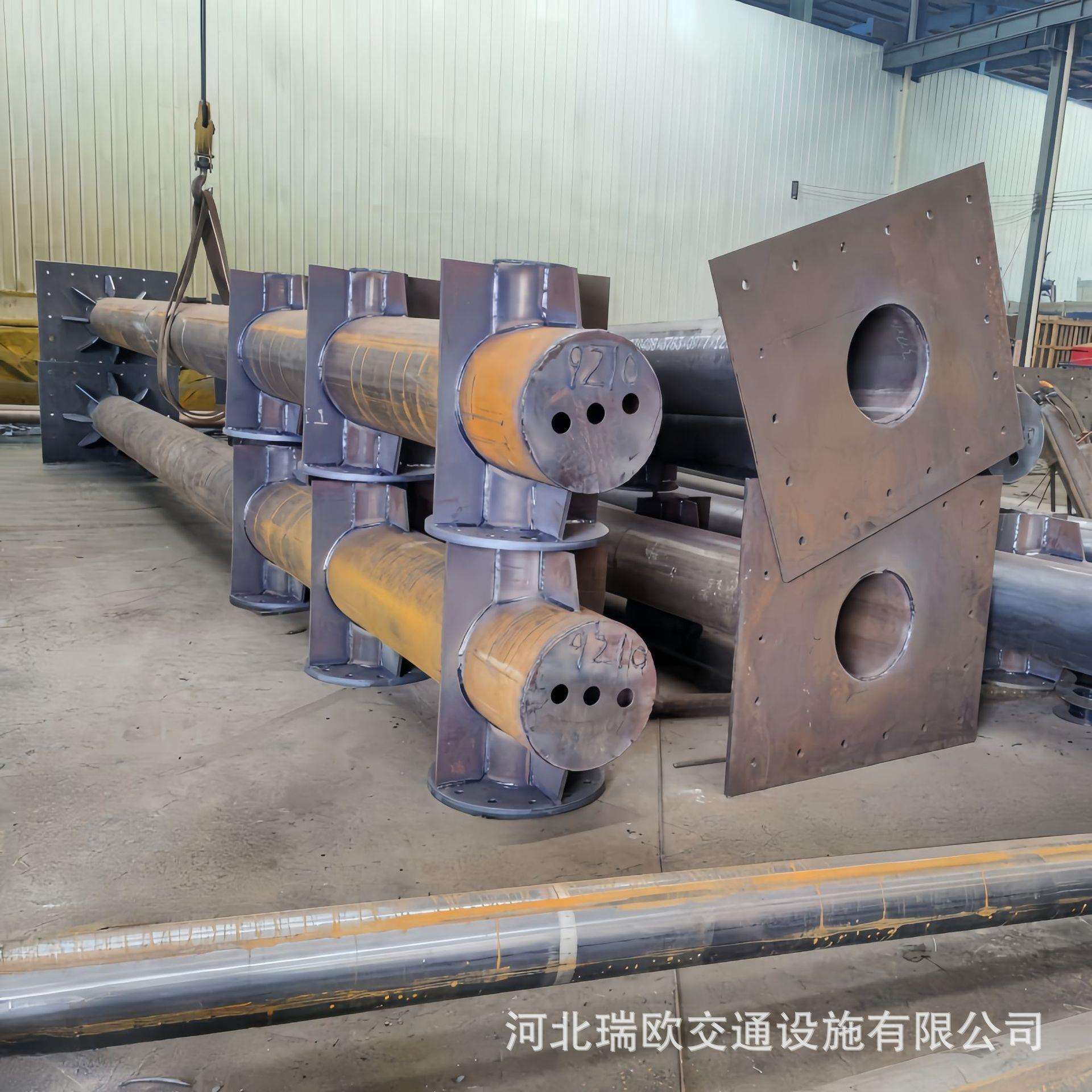 悬臂式交通标志牌标志杆 F型标杆交通信号灯杆道路八角杆立杆