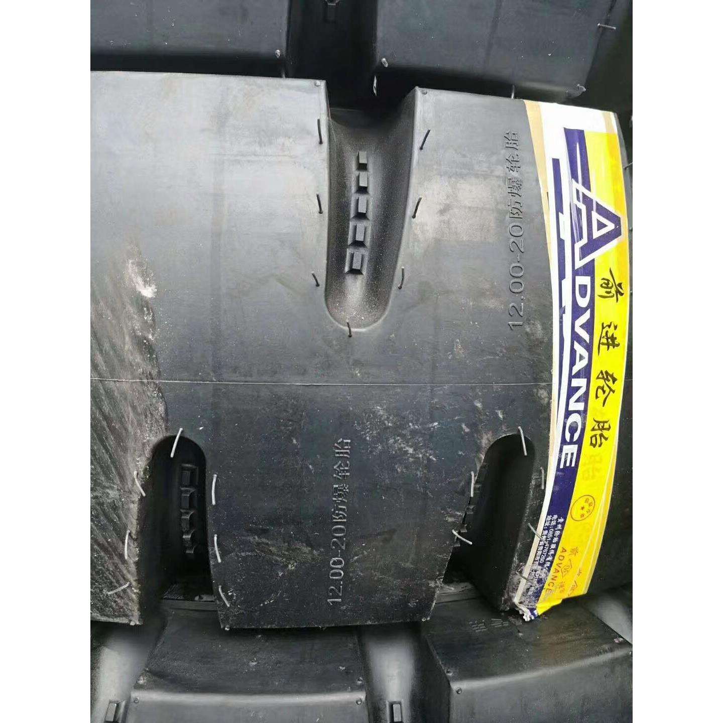 1200R20矿山防爆轮胎1100R20前四后八卡车货车轮胎