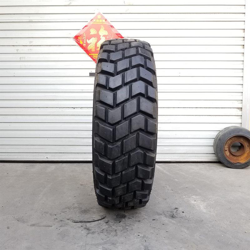 越野车轮胎 12.5R20轮胎 成套全钢子午线炮车轮胎