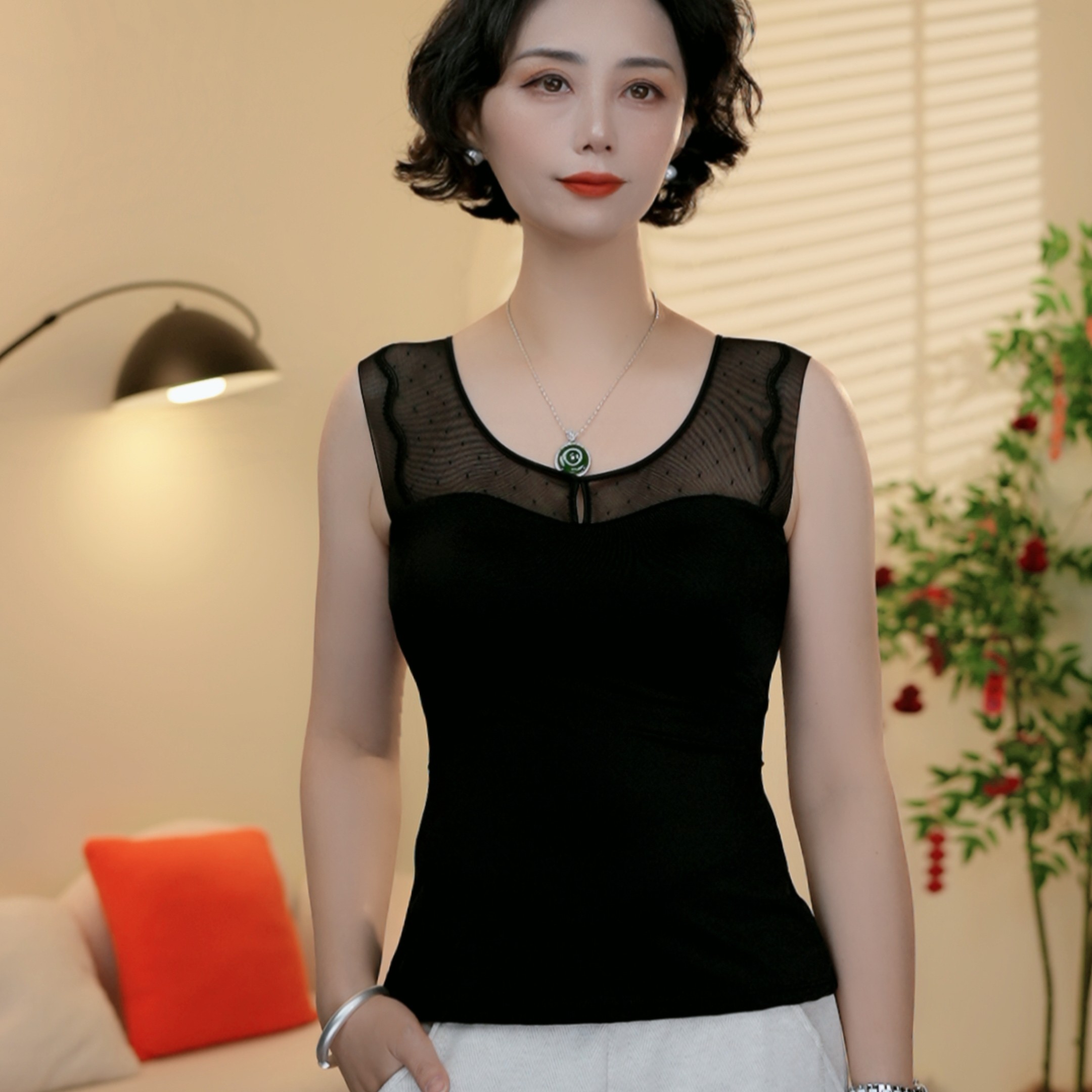 简约黑色网纱拼接吊带背心女夏季带胸垫性感美背打底衫