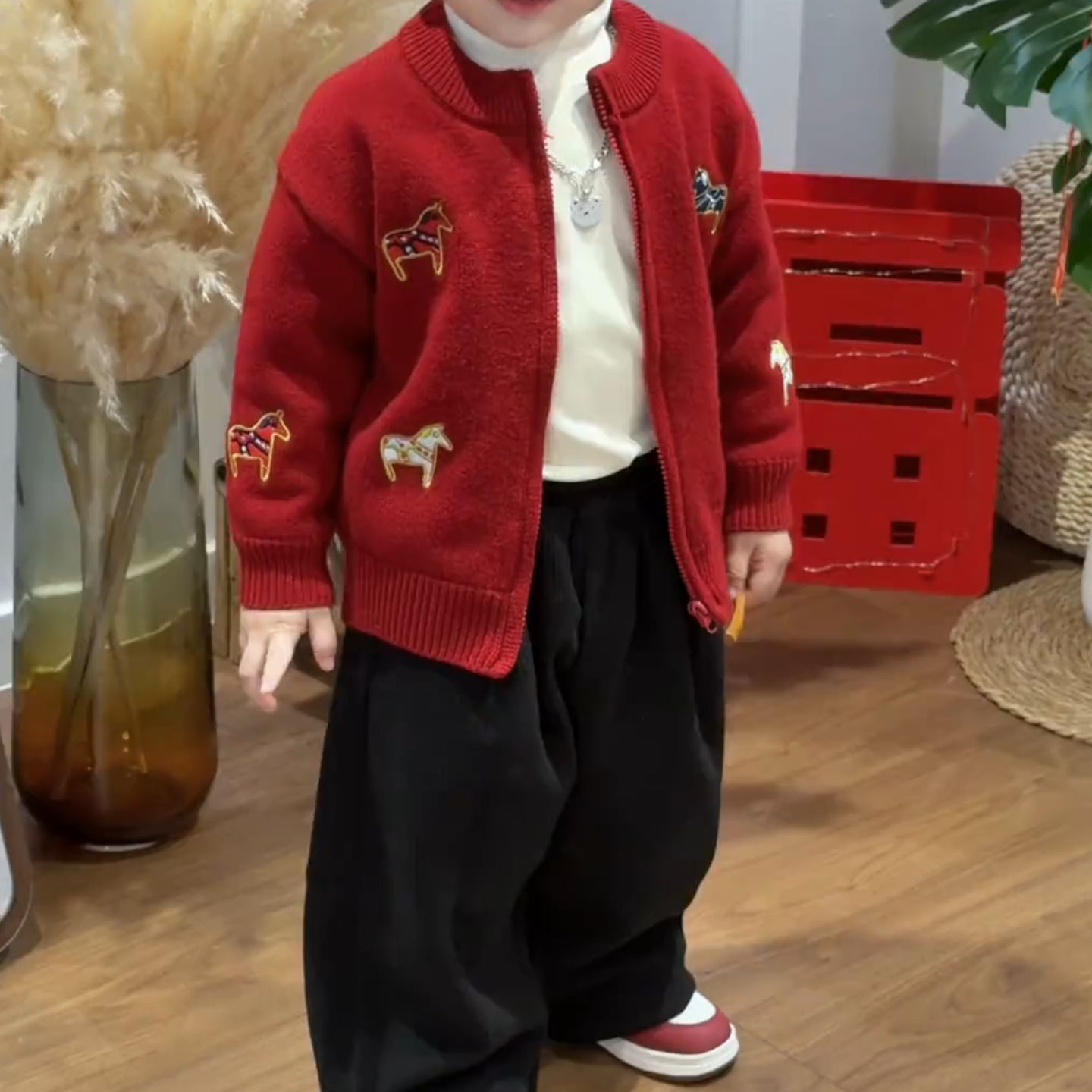 韩版儿童洋气红色卡通刺绣毛衣拉链衫2026秋冬新年男女童针织外套