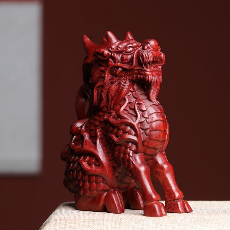 紫檀麒麟绿檀新款瑞兽手把件摆件木雕汽车中控饰品