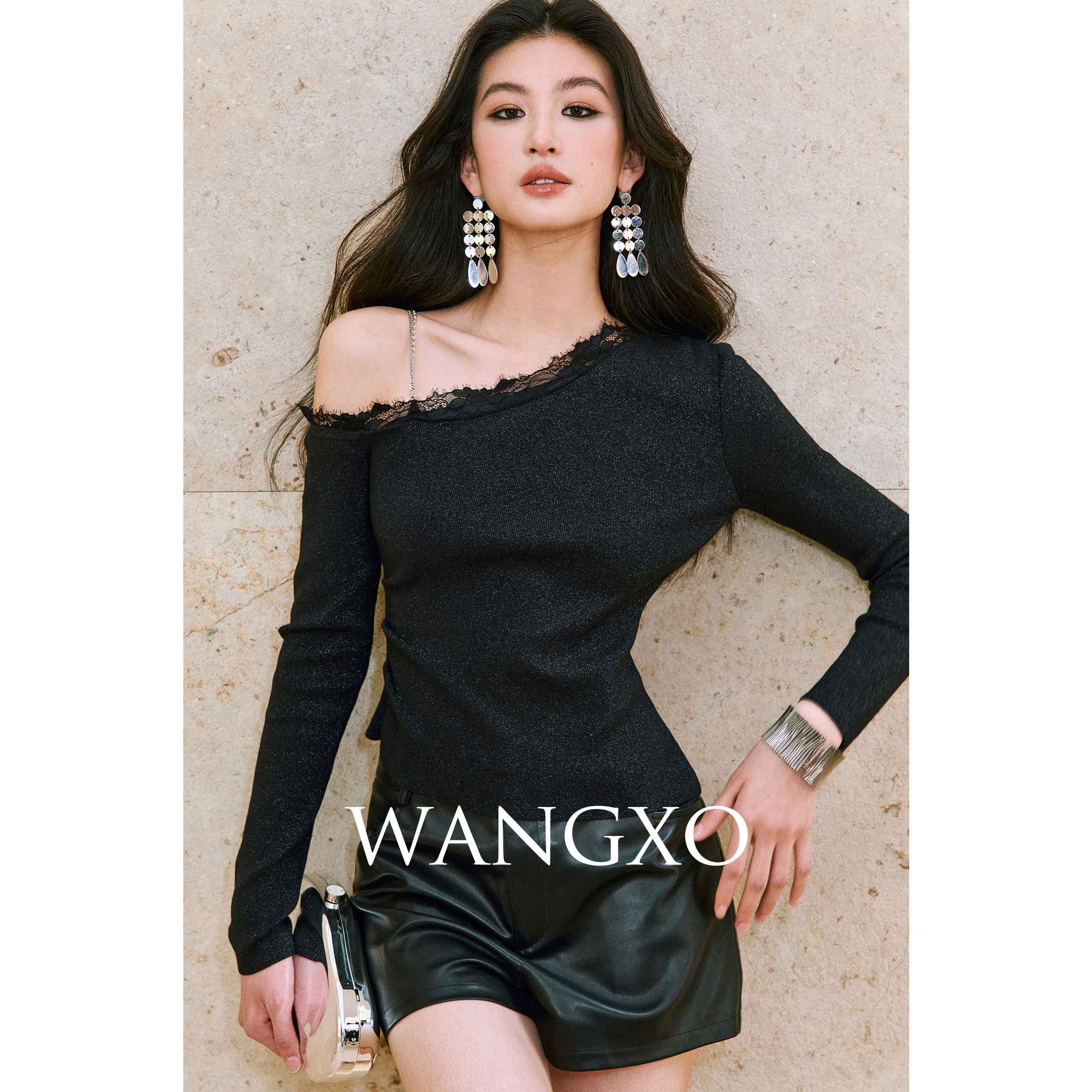 WANGXO｜亲柔闪耀羊毛亮丝｜斜肩蕾丝花边可拆链条肩带收腰上衣