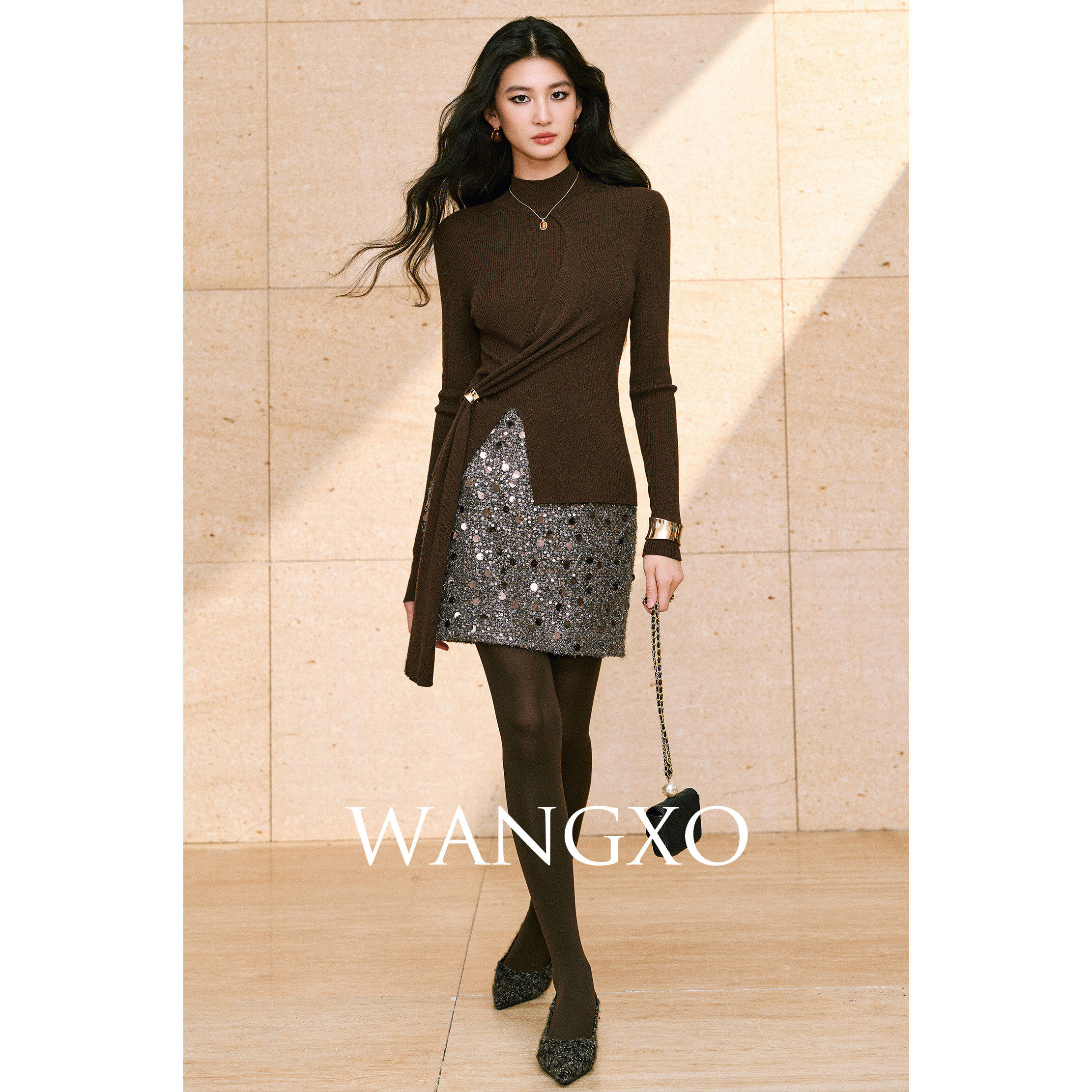 WANGXO｜塞纳晚宴｜星落重工珠片斜纹组织｜优雅包臀短款半身裙