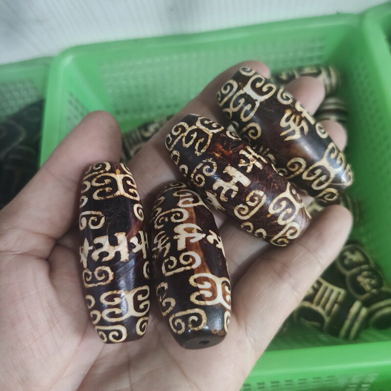 工厂大量九眼天珠老玛瑙勒子