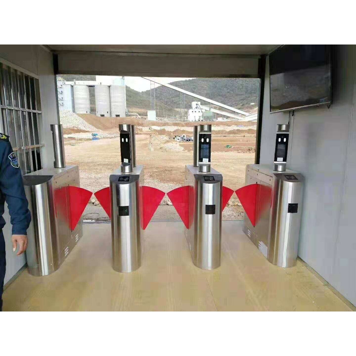 桐城人脸识别门禁一体机学校小区人证人脸识别智能闸机门禁系统