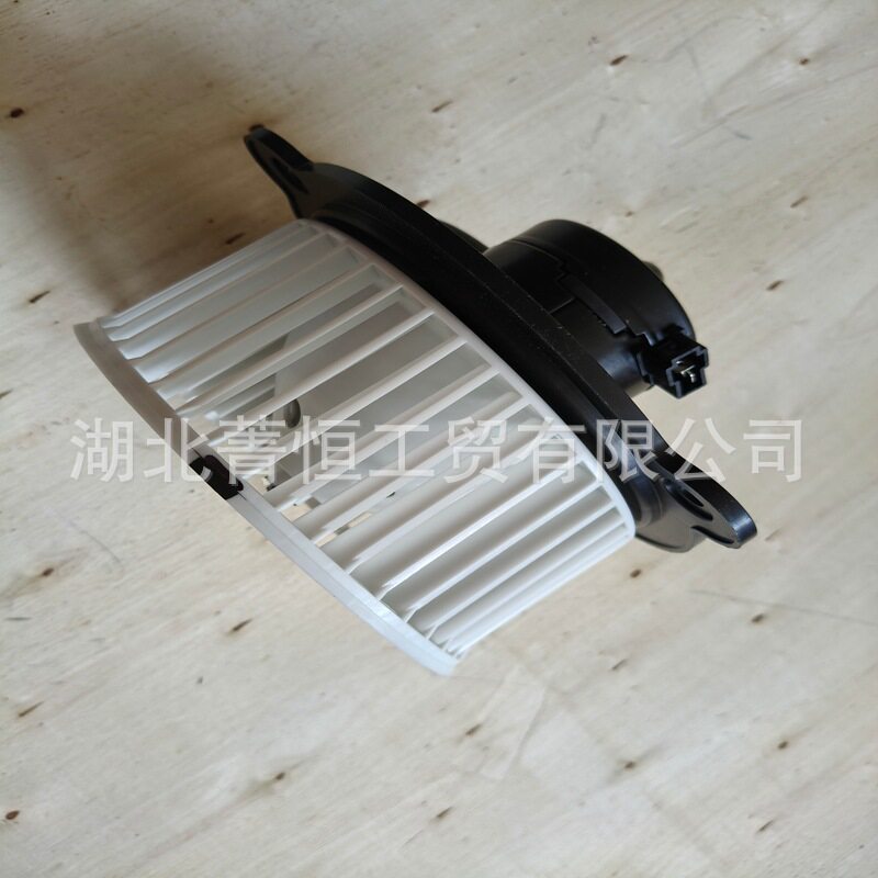东风商用车右置暖风电机8103AH21DY-040