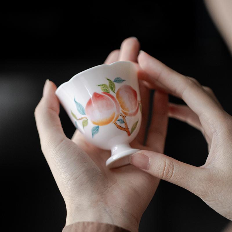 弥言釉下彩手绘桃子大号主人杯手工陶瓷花口茶杯高足品茗杯喝茶杯