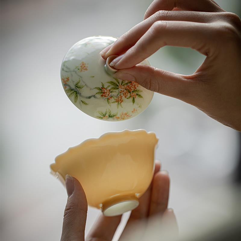 明知山志 花口盖碗 手绘桂花文人器家用陶瓷泡茶碗 杏黄仿古茶碗