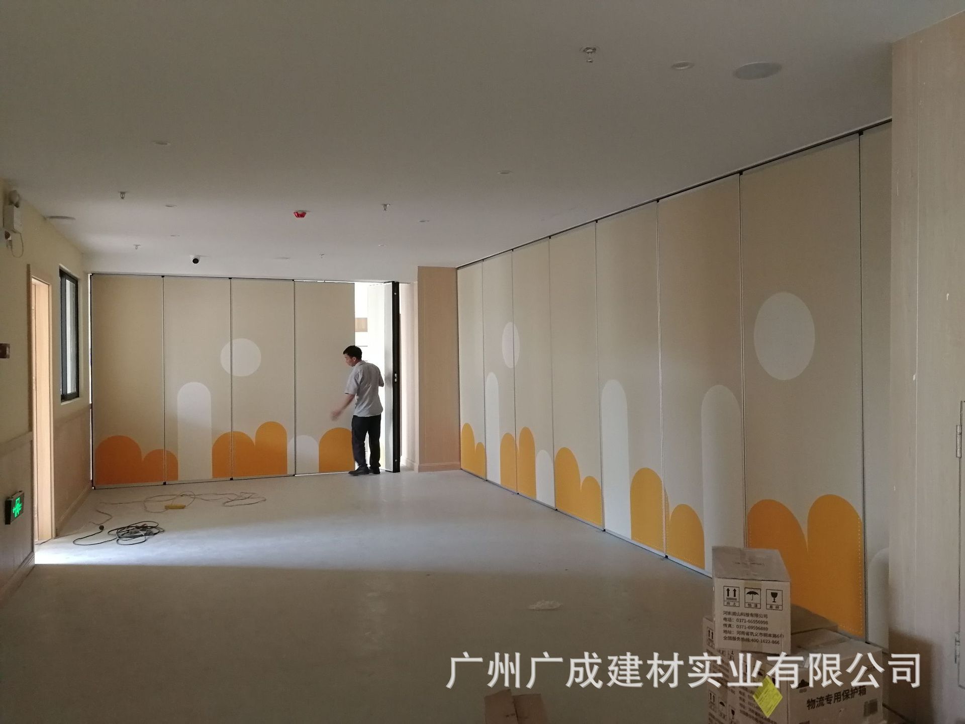 厂家直供酒店推拉式高隔断