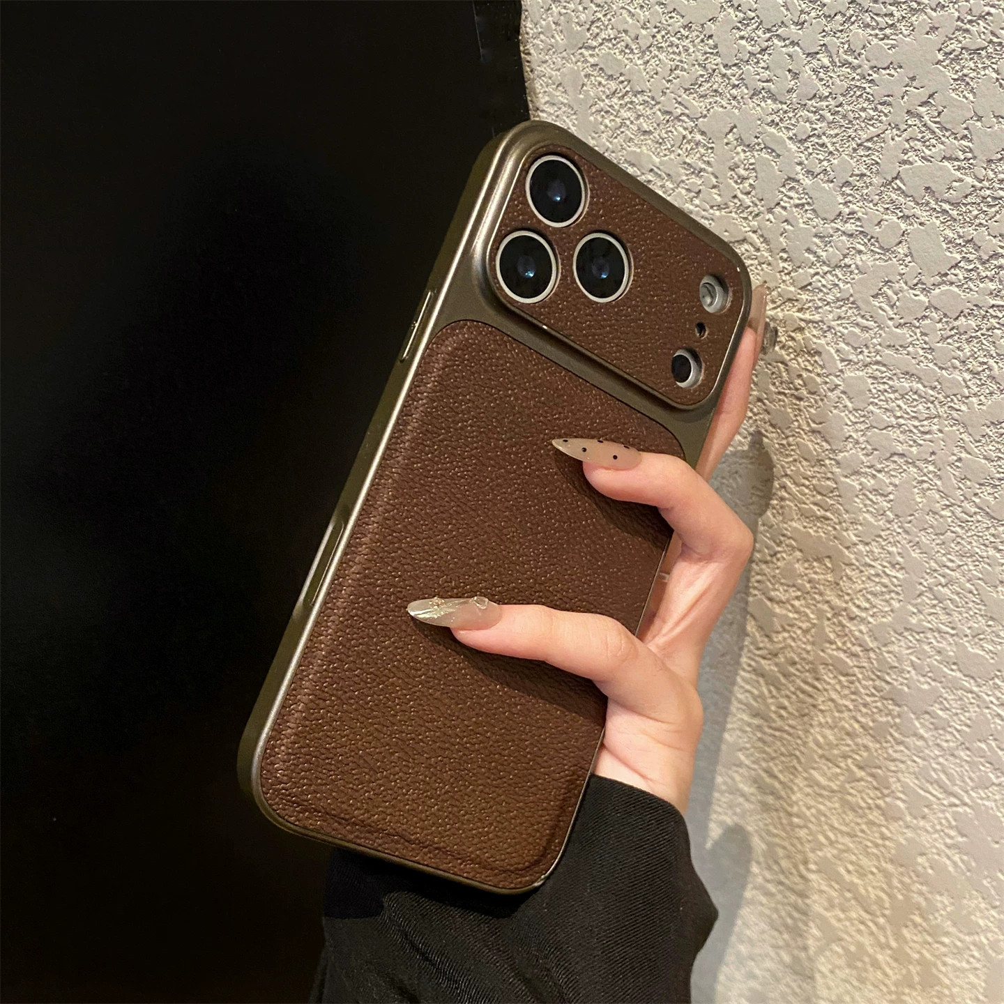 ins简约小众咖色适用苹果iPhone17ProMax手机壳16Pro大视窗秒变17荔枝纹15Plus 14防摔13情侣12新款网红男女