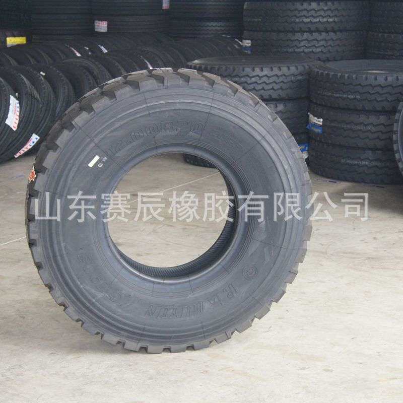 1200r20货车钢丝轮胎 前四后八卡车拖车轮胎 渣土车子午线轮胎