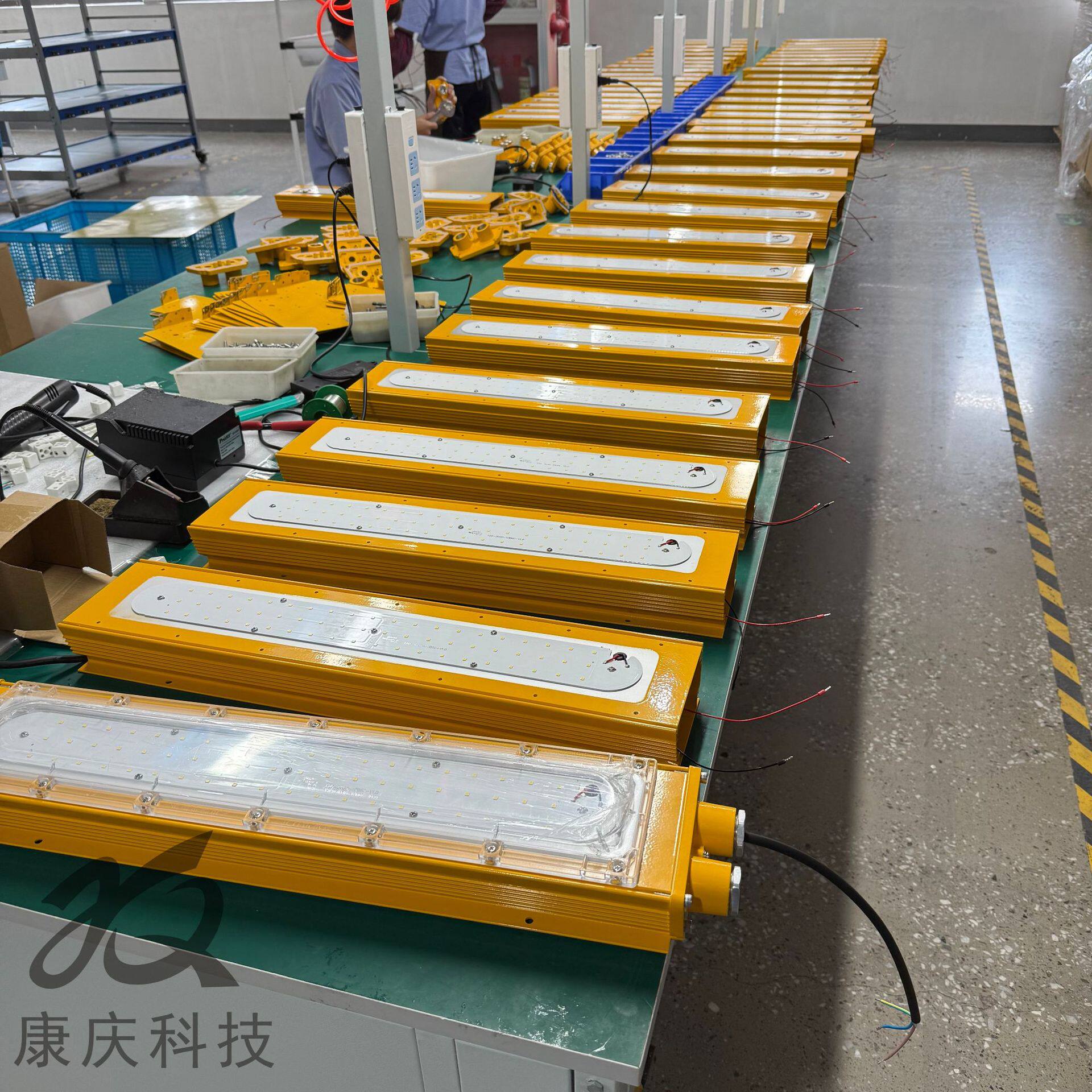 BFC8411防爆泛光灯50瓦 LED石油化工防爆支架式吸顶灯荧光灯